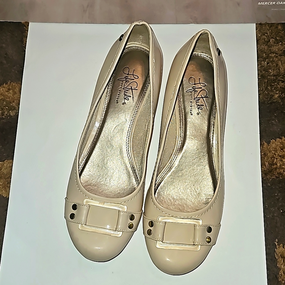 Life Stride size 9M